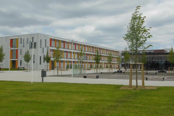 Lënster Gymnasium in Junglinster