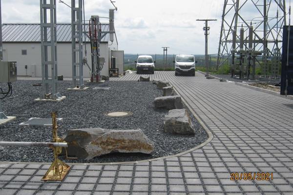 Lignes aériennes 20 kV et bâtiment d'exploitation de CFL