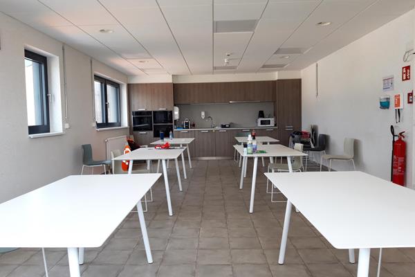 Aufenthaltsraum mit Küche - Neue Halle für den technischen Dienst der Gemeindeverwaltung von Esch-Sauer in Heiderscheid