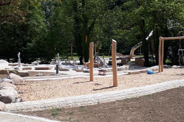 Balançoires/ Jeux d'eau - Aire de jeux expérientielle à Heringer Millen