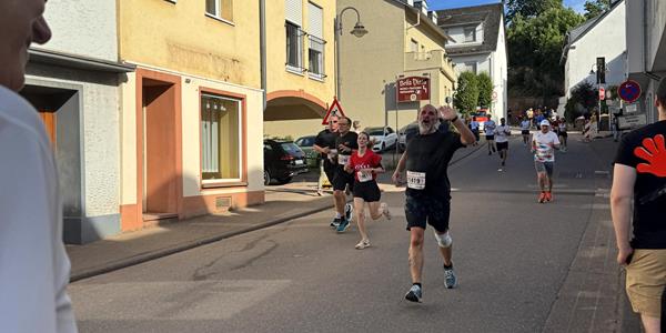 Ensemble au départ de la Course des Entreprises de Saarburg 2026